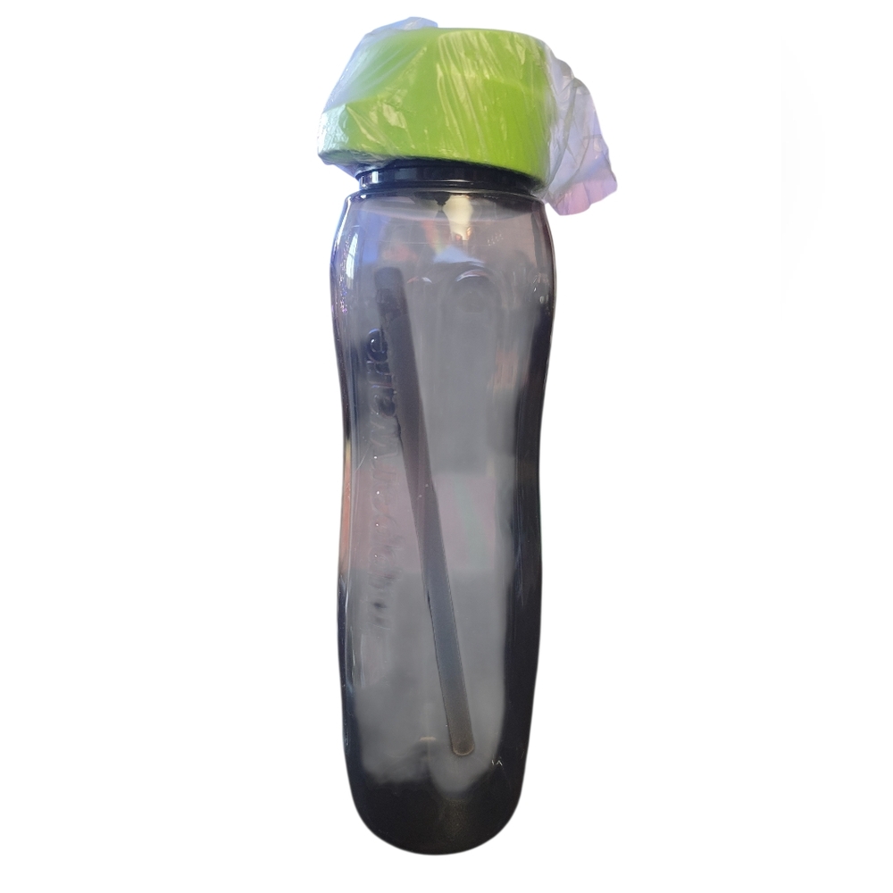 Tupperware ECO Medium Sport Water Bottle 24oz / 750ml Black with Green top New